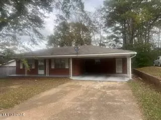 1110 Berry St, Grenada, MS 38901 photo 1
