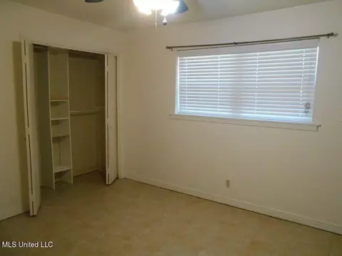 Bedroom - 115 Mansfield Dr, Natchez, MS 39120 photo 3 of 3