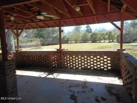 Exterior - 115 Mansfield Dr, Natchez, MS 39120 photo 3 of 4