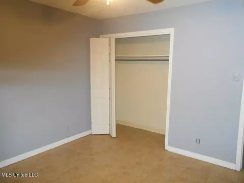 Bedroom - 115 Mansfield Dr, Natchez, MS 39120 photo 2 of 3