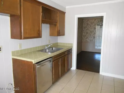Kitchen - 115 Mansfield Dr, Natchez, MS 39120 photo 1 of 1