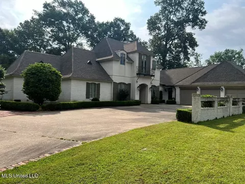 7 Bluff Hills Pl, Natchez, MS 39120