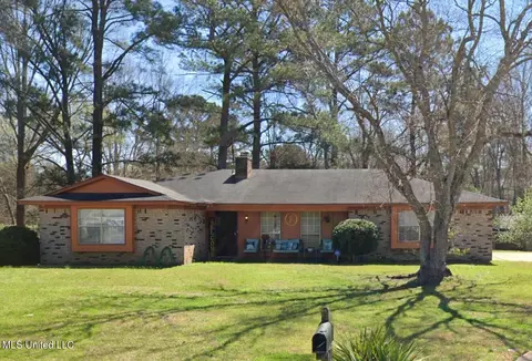 2237 Forest Park Dr, Jackson, MS 39212 photo 1