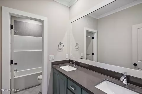 Bath - 840 Glenwild Cir, Canton, MS 39046 photo 4 of 5