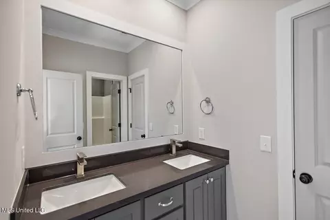 Bath - 840 Glenwild Cir, Canton, MS 39046 photo 5 of 5