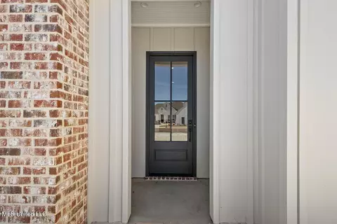Entry Way - 840 Glenwild Cir, Canton, MS 39046 photo 1 of 3
