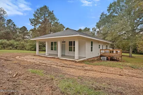 715 Highway 43, Mendenhall, MS 39114