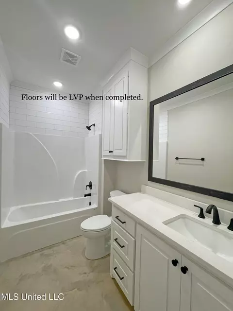 Bath - 307 Tremont Dr, Florence, MS 39073 photo 4 of 4