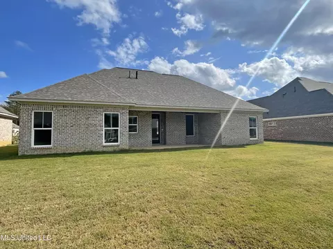 Exterior - 307 Tremont Dr, Florence, MS 39073 photo 2 of 3