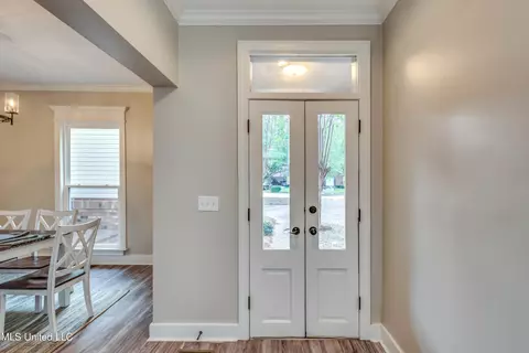 Entry Way - 503 Bay Pointe Cv, Brandon, MS 39047 photo 1 of 6