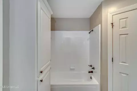 Bath - 503 Bay Pointe Cv, Brandon, MS 39047 photo 9 of 9
