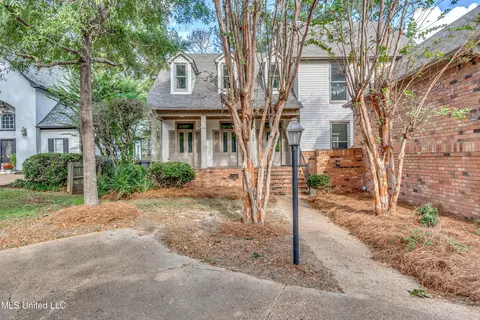 Exterior - 503 Bay Pointe Cv, Brandon, MS 39047 photo 5 of 15