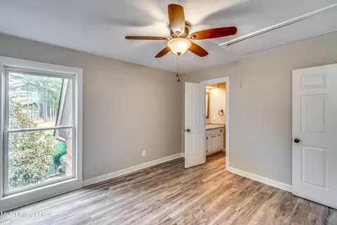Bedroom - 503 Bay Pointe Cv, Brandon, MS 39047 photo 2 of 7