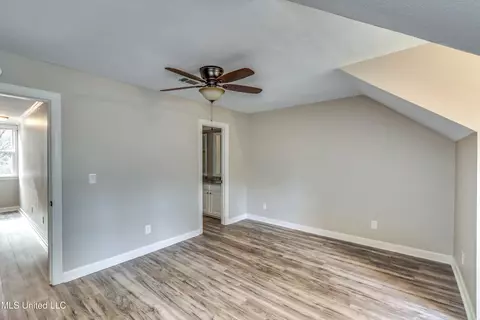Bedroom - 503 Bay Pointe Cv, Brandon, MS 39047 photo 6 of 7
