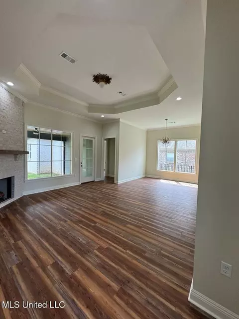 Living - 14 Ashburn Woods Ave, Natchez, MS 39120 photo 1 of 1