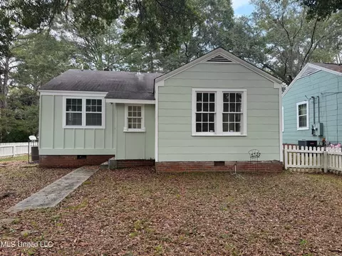 Exterior - 3072 Downing St, Jackson, MS 39216 photo 3 of 8
