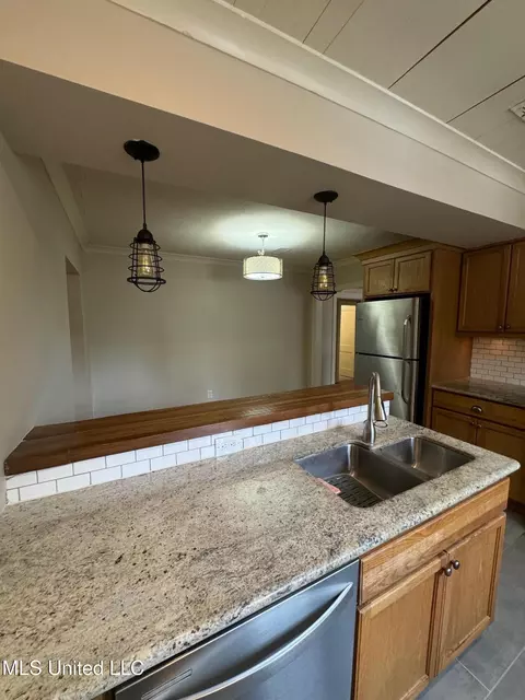 Kitchen - 3072 Downing St, Jackson, MS 39216 photo 8 of 8