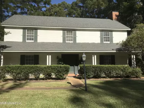 Exterior - 2102 Scenic Dr, Brandon, MS 39047 photo 2 of 11
