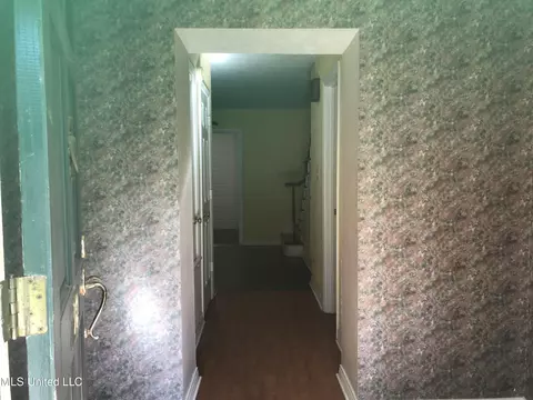 Entry Way - 2102 Scenic Dr, Brandon, MS 39047 photo 1 of 3