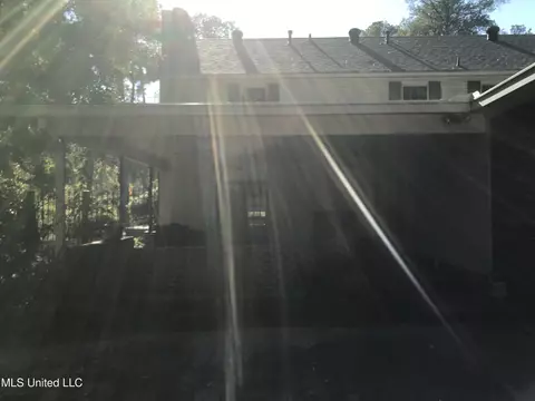 Exterior - 2102 Scenic Dr, Brandon, MS 39047 photo 6 of 11