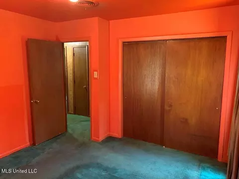 Bedroom - 108 Florida Dr, Natchez, MS 39120 photo 2 of 7