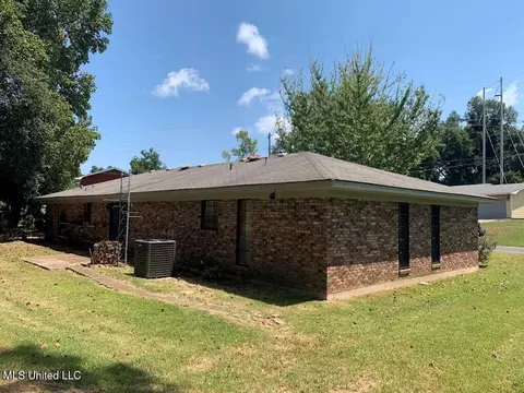 Exterior - 108 Florida Dr, Natchez, MS 39120 photo 4 of 5