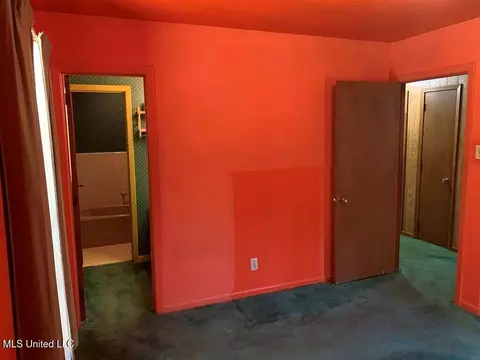 Bedroom - 108 Florida Dr, Natchez, MS 39120 photo 3 of 7