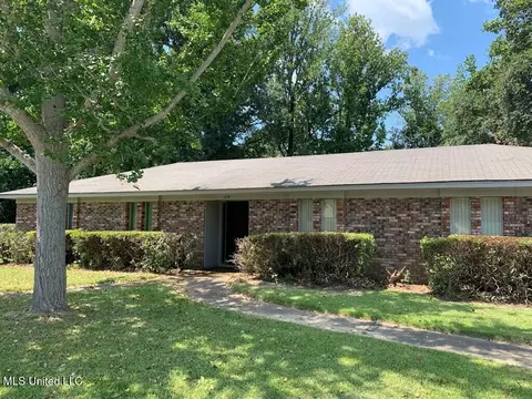 Exterior - 108 Florida Dr, Natchez, MS 39120 photo 1 of 5