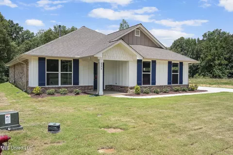 4275 W Olivia Cir, Olive Branch, MS 38654
