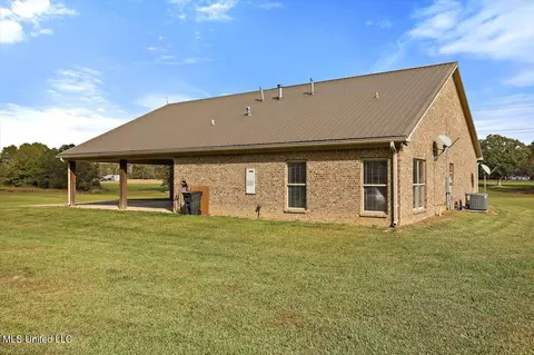 Exterior - 641 Barker Rd, Morton, MS 39117 photo 6 of 7