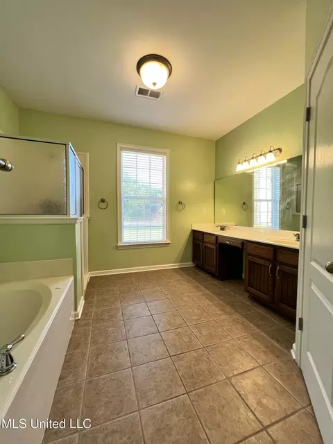 10010 Green Forest Dr, Hernando, MS 38632 photo 8