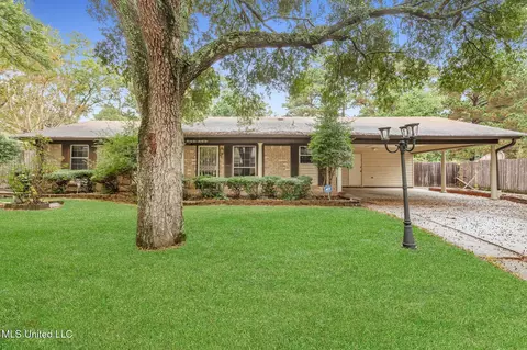 2522 Napoleon Ave, Pearl, MS 39208