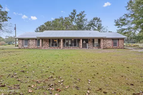 9021 Hollow Brook Rd, Moss Point, MS 39562