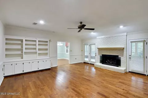 Living - 107 Coachmans Rd, Madison, MS 39110 photo 1 of 5