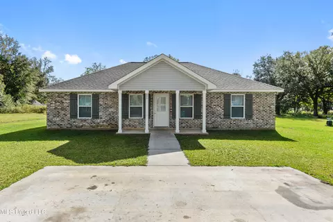 895 Monica Ln, Picayune, MS 39466