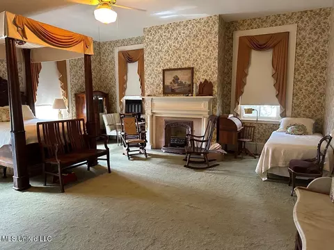 Bedroom - 621 Washington St, Natchez, MS 39120 photo 3 of 4