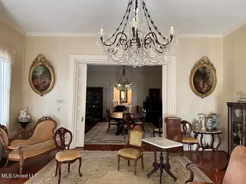 Dining - 621 Washington St, Natchez, MS 39120 photo 3 of 3