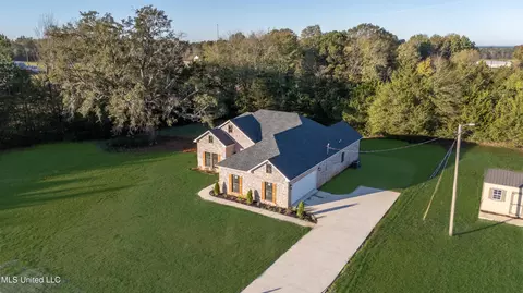 1008 Georgia Ln, New Albany, MS 38652