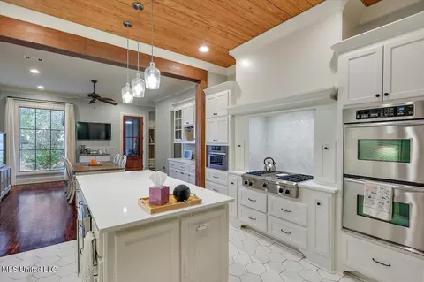 Kitchen - 409 Audubon Ct, Madison, MS 39110 photo 1 of 4