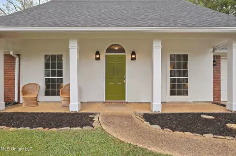 Exterior - 405 Hemlock Dr, Flowood, MS 39232 photo 2 of 4