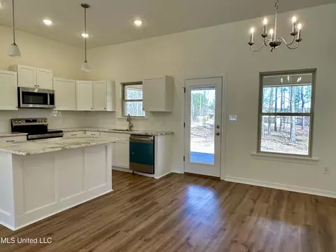 94 Todd Rd, Sumrall, MS 39482 photo 3
