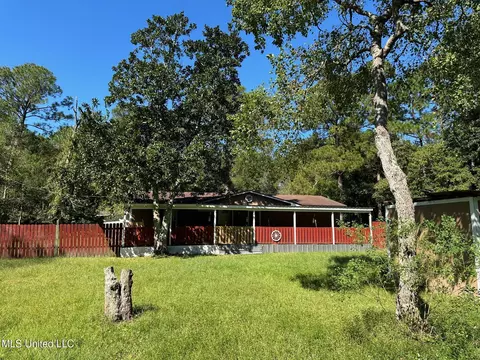 13362 Larkin Dr, Biloxi, MS 39532