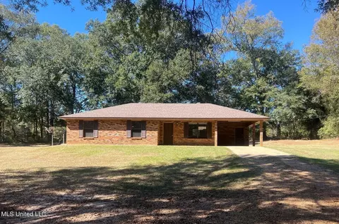 1028 Deer Creek Ln, Summit, MS 39666