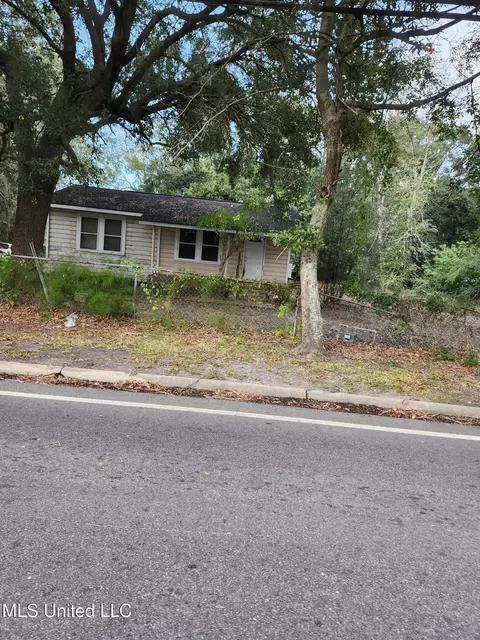 3915 Orchard Rd, Pascagoula, MS 39581