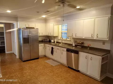 Kitchen - 701 W Gresham St, Indianola, MS 38751 photo 5 of 7