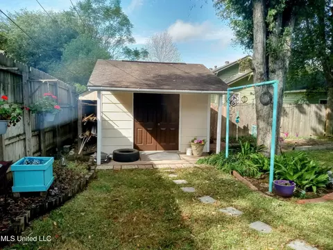 Exterior - 701 W Gresham St, Indianola, MS 38751 photo 10 of 14