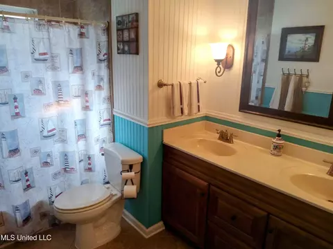 Bath - 701 W Gresham St, Indianola, MS 38751 photo 1 of 3