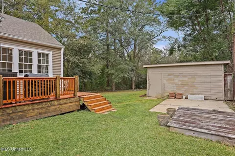 Exterior - 450 E Ridgeway St, Jackson, MS 39206 photo 6 of 11