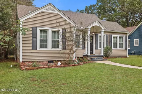 Exterior - 450 E Ridgeway St, Jackson, MS 39206 photo 2 of 11