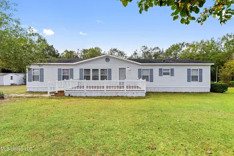 15400 Finley Dr, Gulfport, MS 39503